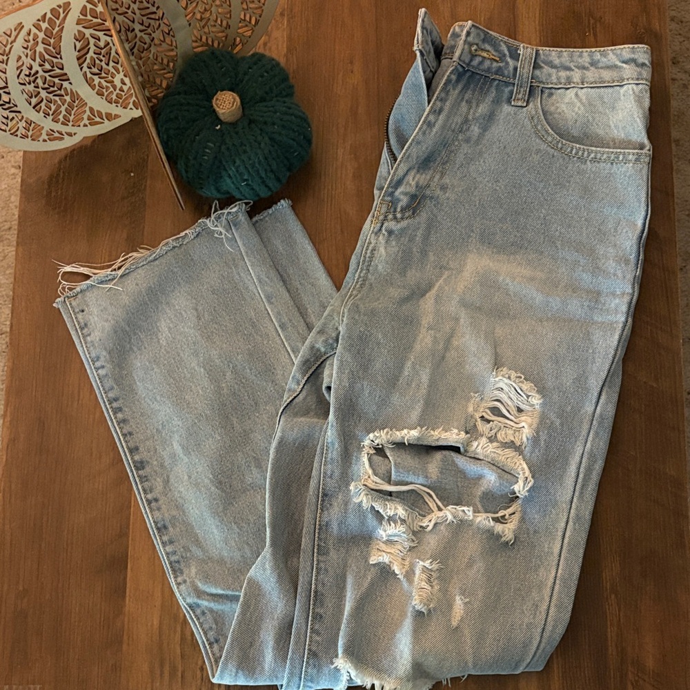 SHEIN Light Blue Distressed Straight Leg Jeans